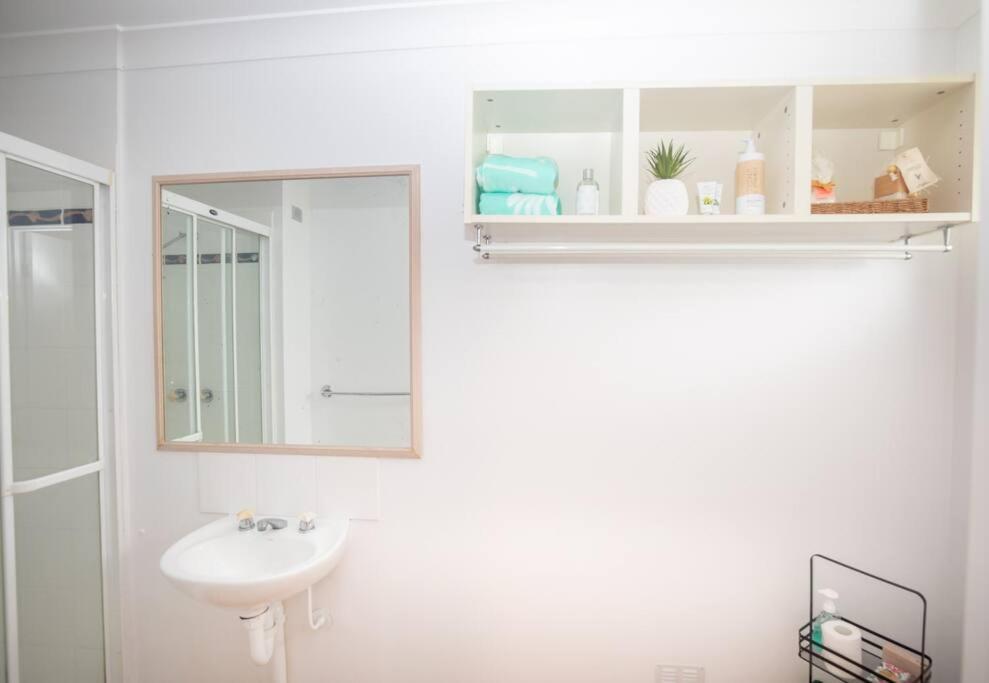 Gorgeous Studio + 100M To Beach + Pool 波因特卢考特 外观 照片
